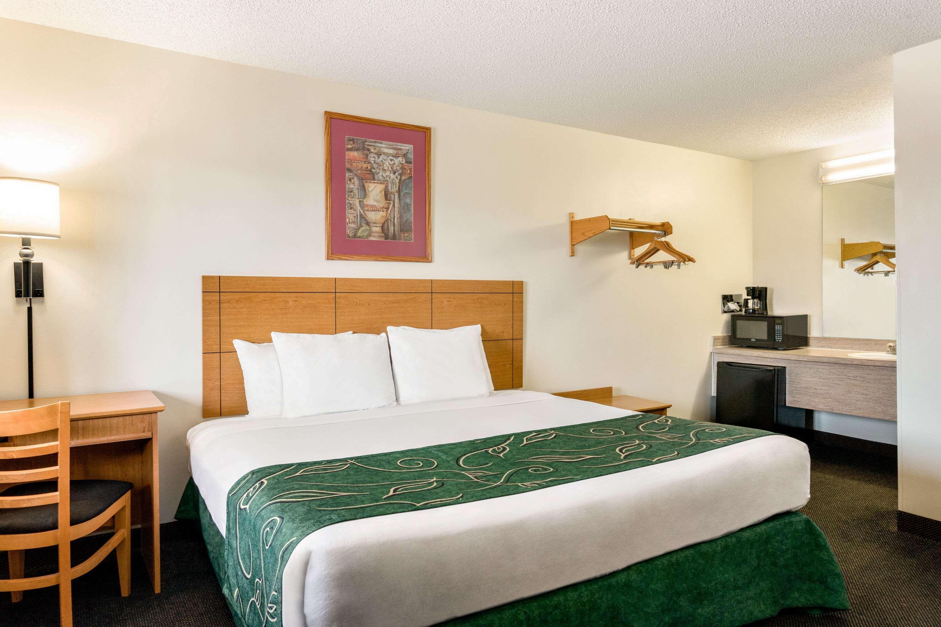 Travelodge By Wyndham Wellington Buitenkant foto