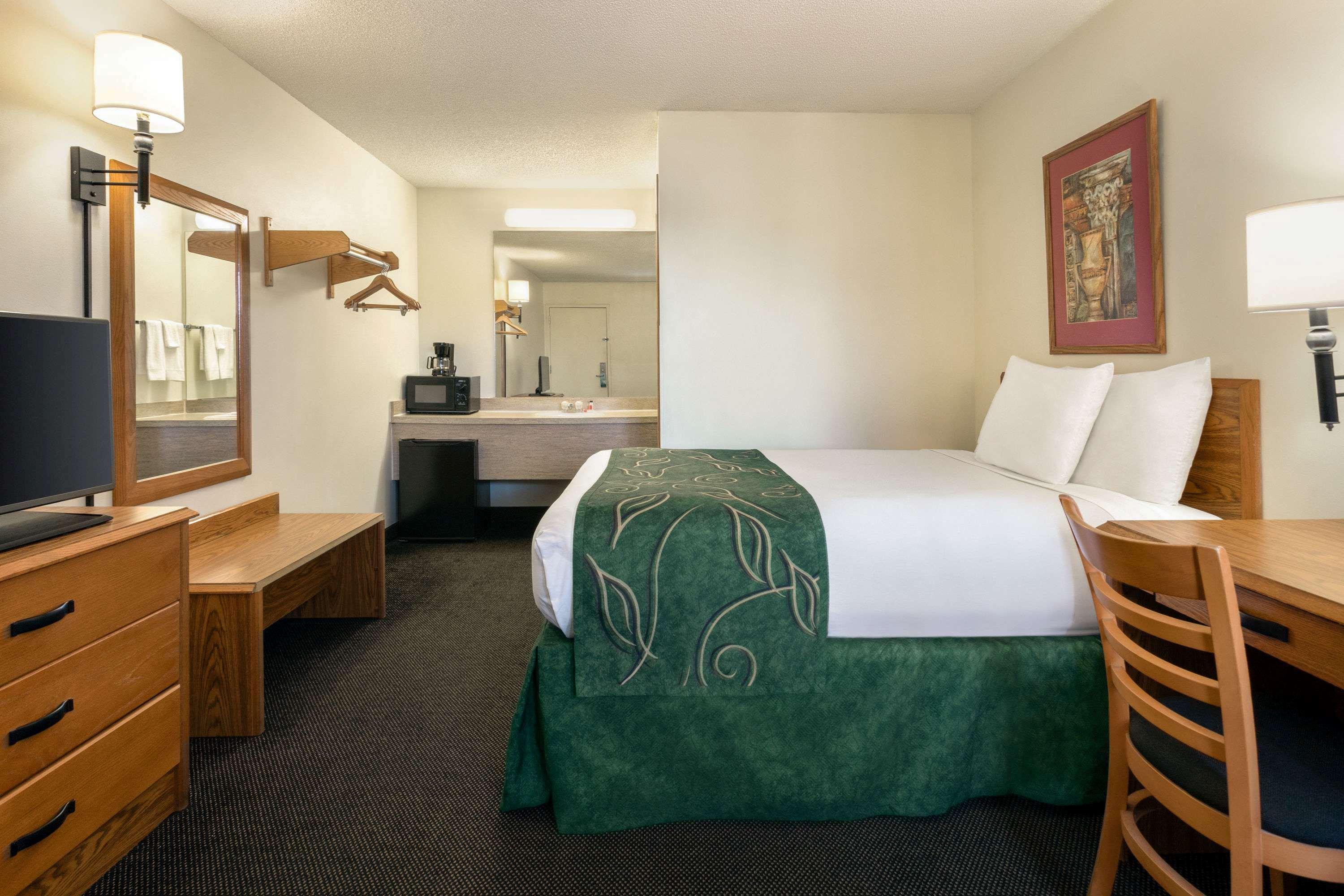 Travelodge By Wyndham Wellington Buitenkant foto