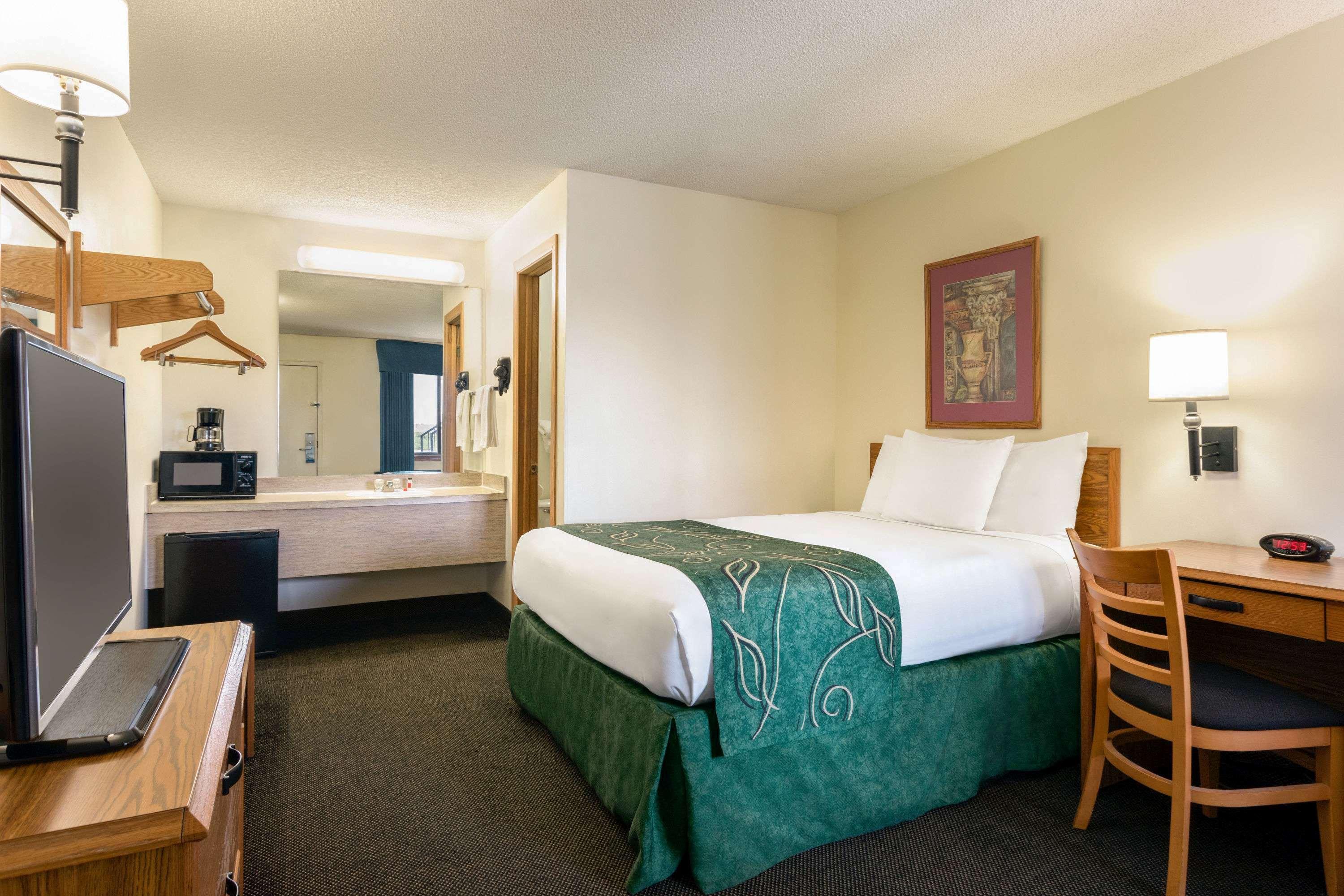 Travelodge By Wyndham Wellington Buitenkant foto